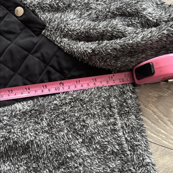 Women's Black and Gray Quilted Sweater - Picture 3 of 5